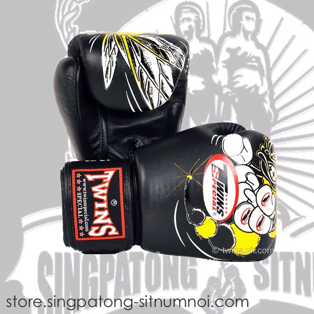 Twins Fancy Boxing Gloves BEE STING - Singpatong Sitnumnoi Store